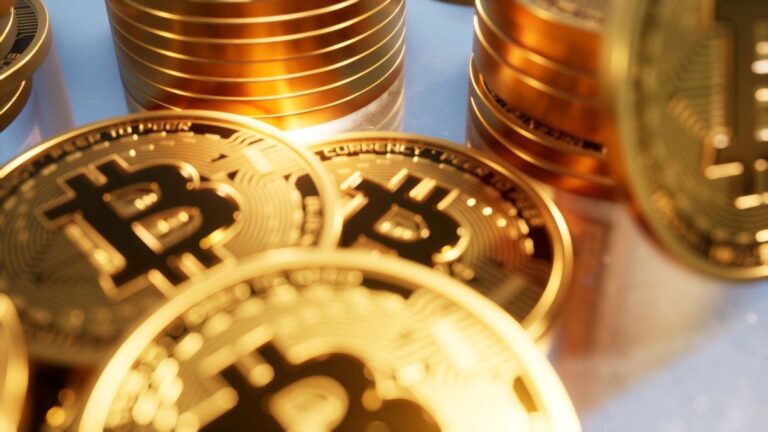 Revive el Bitcoin: registra su mayor ganancia semanal en dos años y queda a tiro de los u$s78.000