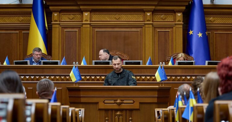 Ucrania nombra un nuevo ministro de Defensa mientras su antecesor pide elecciones
