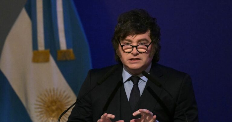 Milei bloqueó en la OEA una declaración que hablaba del Nunca Más