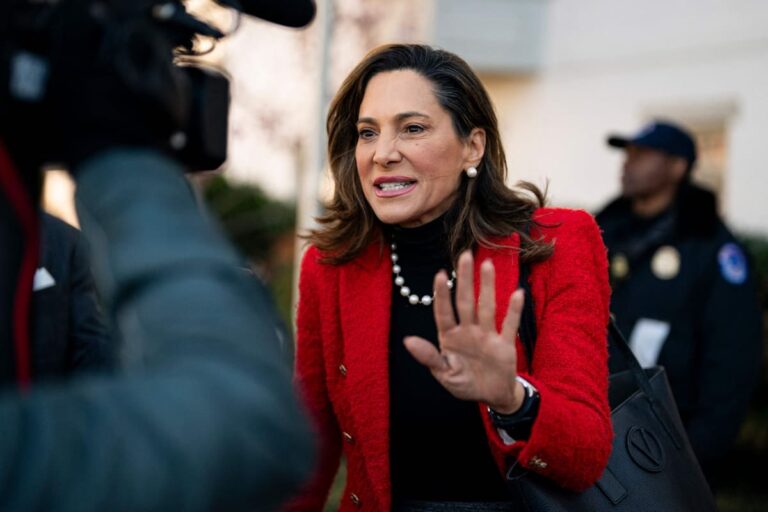 María Elvira Salazar, implacable en Florida: “¡En noviembre derrotaremos a la izquierda radical!”