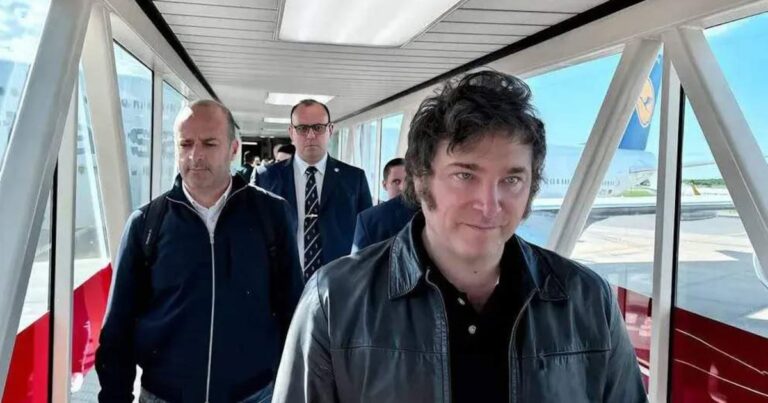 Javier Milei viaja por primera vez a Misiones para exponer en un congreso de finanzas