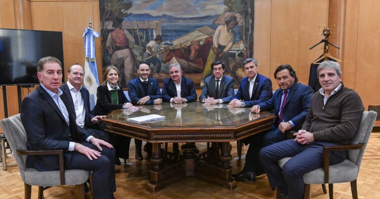 El alineamiento con la Rosada empieza a crujir