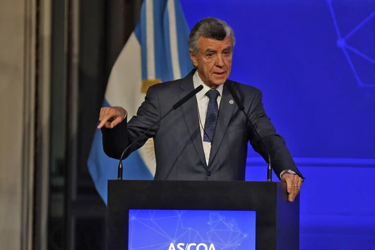 Grinman dijo que no defiende el presente del Gobierno y alertó sobre la vuelta del kirchnerismo