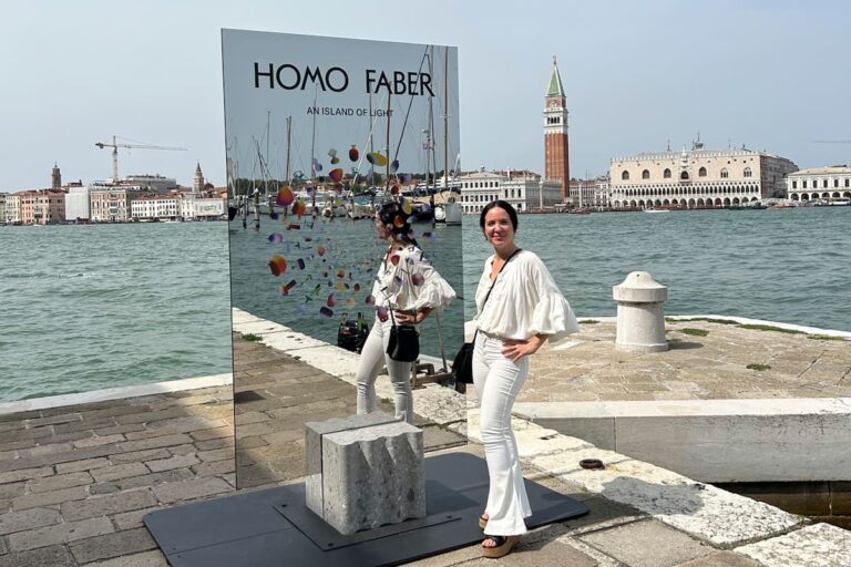 Josefina Stagnaro lleva sus garzas de papel reciclado a la bienal Homo Faber de Venecia