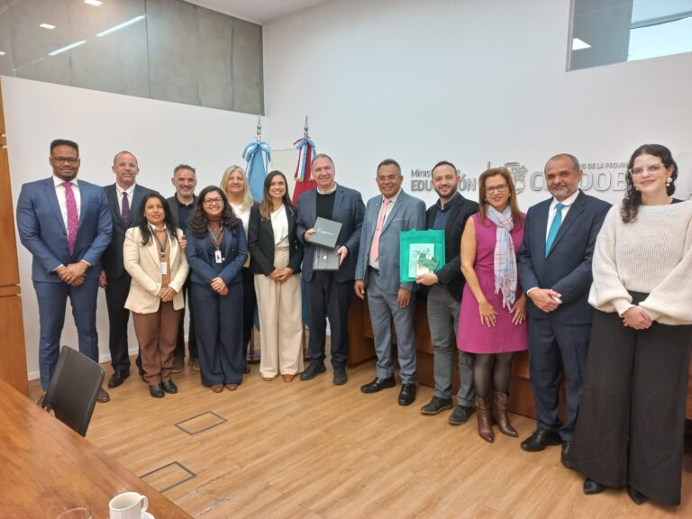 Córdoba fortalece la cooperación educativa con Brasil para la enseñanza y certificación de lenguas extranjeras