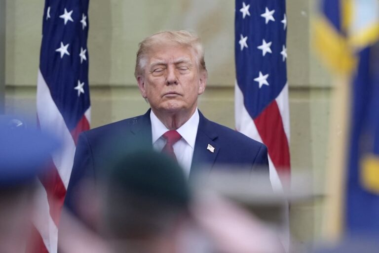 Estados Unidos recordó el 11-S entre ceremonias separadas y cruces por la guerra contra Irán