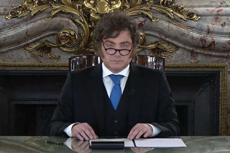 La directora de Penguin News atribuyó el reclamo de Milei por Malvinas a una maniobra política