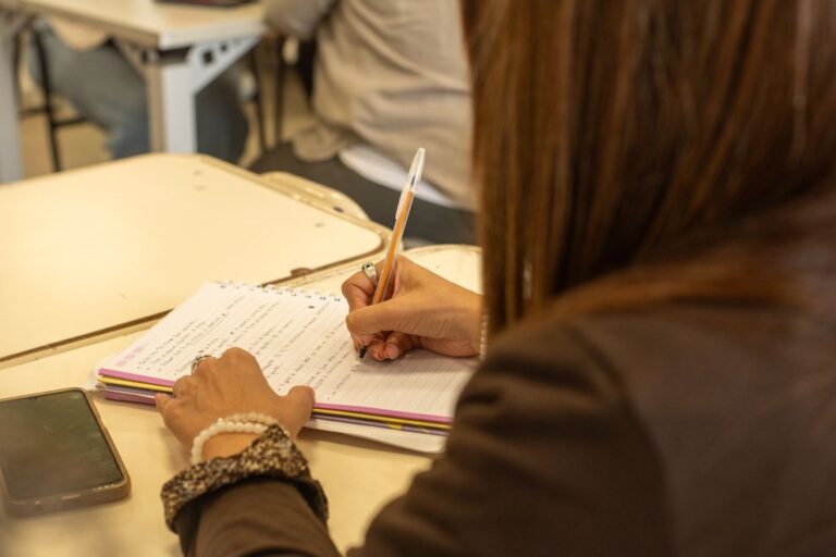Educación habilitó una instancia excepcional para incorporar títulos docentes en Inicial y Primario