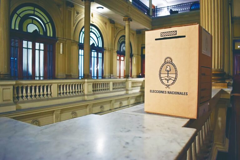La Cámara Electoral cuestionó el DNU que trasladó el trámite de ciudadanía a Migraciones