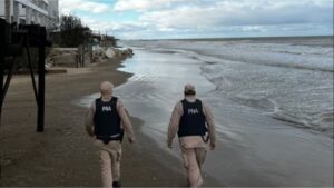 Continúa la búsqueda de dos kayakistas desaparecidos frente a Santa Teresita