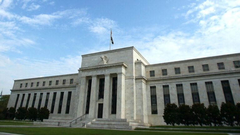 La Fed elevó la tasa al 4% y revisó al alza el sendero previsto hasta 2028