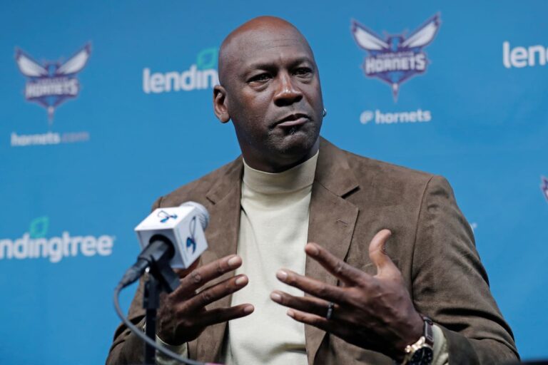 Michael Jordan destinó 17 millones de dólares a clínicas médicas en Carolina del Norte