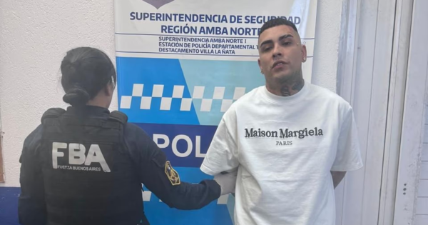 Solicitaron la prisión preventiva de Callejero Fino por portación ilegal de arma de guerra