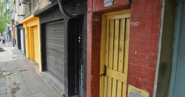 Investigan como femicidio el asesinato de una mujer hallada por sus hijos en Rosario