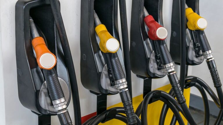 El consumo de combustibles cayó 2,2% en agosto y acumuló siete meses de retroceso