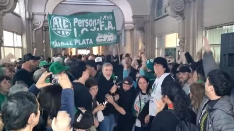 ATE ocupó la sede del IOSFA y denunció riesgos laborales y patrimoniales por la reestructuración