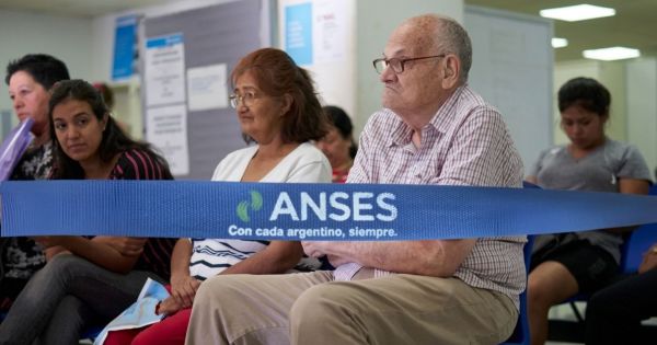 Jubilaciones y pensiones: cuánto cobrarán en octubre de 2026 con el aumento previsto