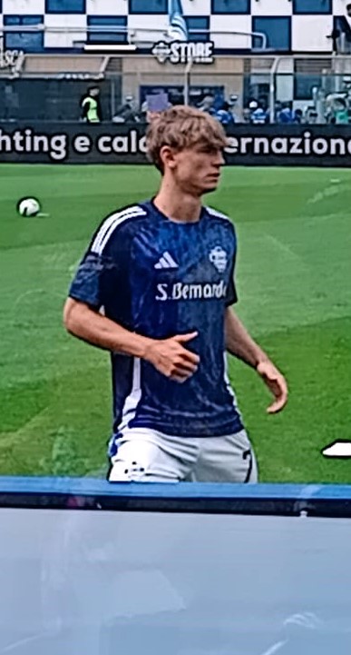 Nico Paz convirtió el 2-0 ante Benín tras una asistencia de Messi