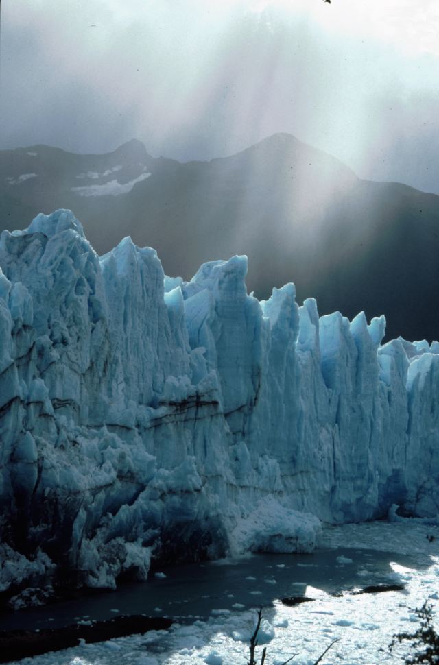 El Perito Moreno perdió 910 metros en 100 días y alcanzó un retroceso histórico